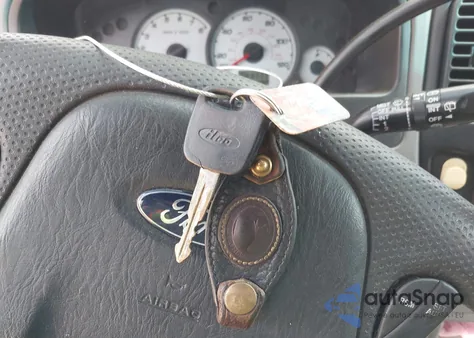 2001 Ford Escape Xlt z USA, uszkodzony, nr VIN 1FMYU031X1KF93444